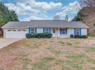 49 Stoneview Dr, Hoschton, GA 30548