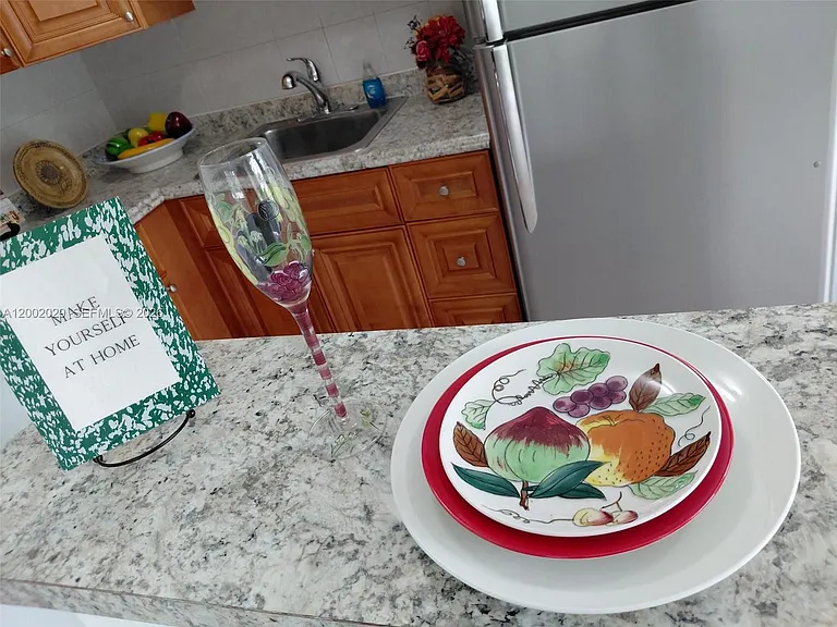 1433 SW 24th Ct #1 — Photo 5