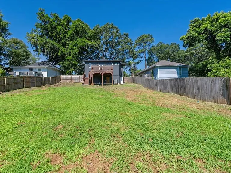 2352 Herring Rd SW — Photo 32