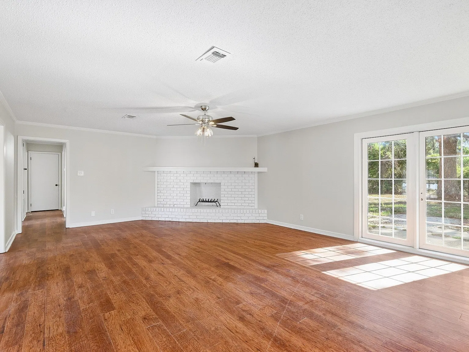 3 bed, $2,500 — Photo 4
