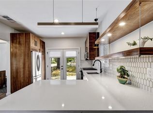 910 Juniper St, Austin, TX 78702