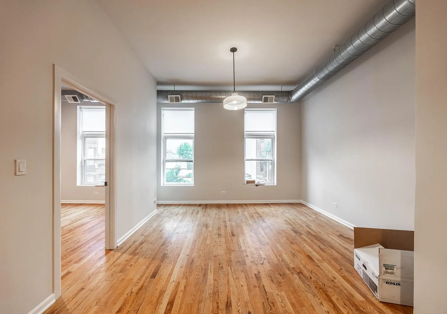 3 bed, 1100 sqft, $3,500 — Photo 2