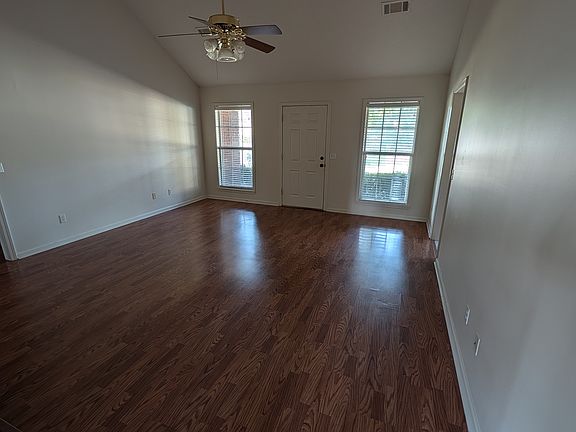 5th image of 306 Tanner Dr