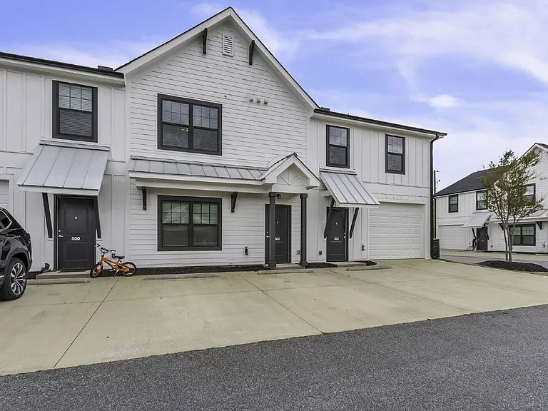 8 Tolar Rd — Photo 33