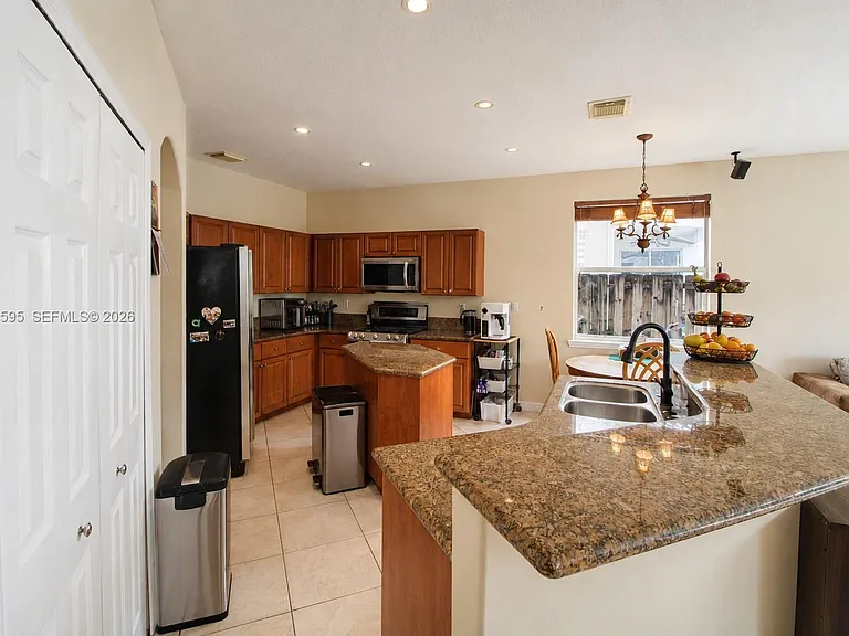 13989 SW 155th Ter — Photo 12