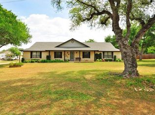 316 Juniper Dr, Mountain City, TX 78610