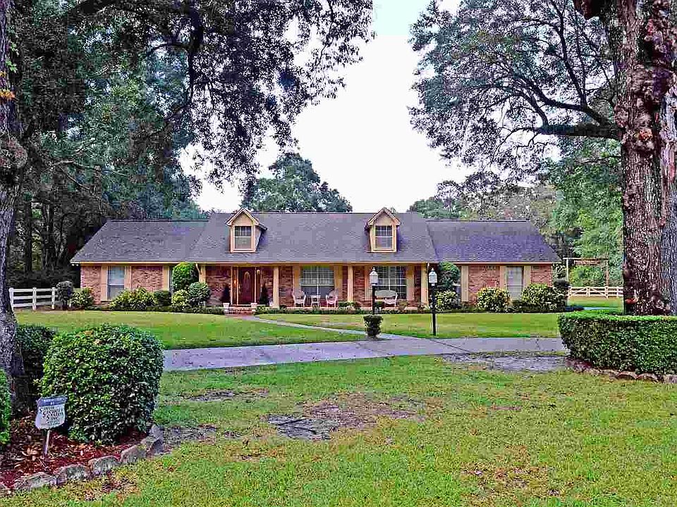 1st image of 9824 Heather Dr