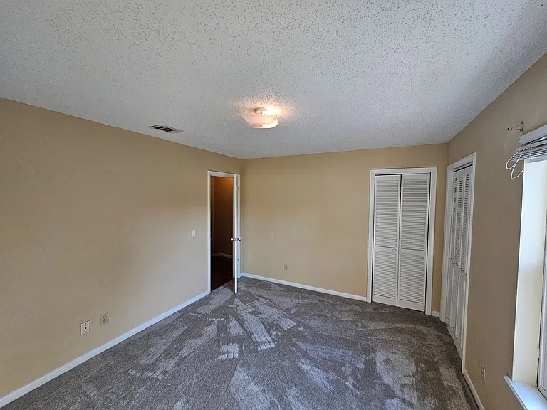 1325 W 12th St #B2 — Photo 11
