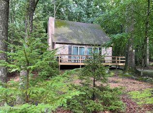 100 S Shore Dr, Milford, PA 18337