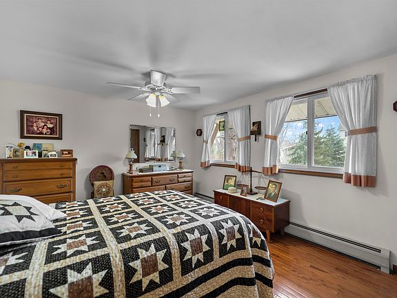 4th image of 1345 Blue Mounds St