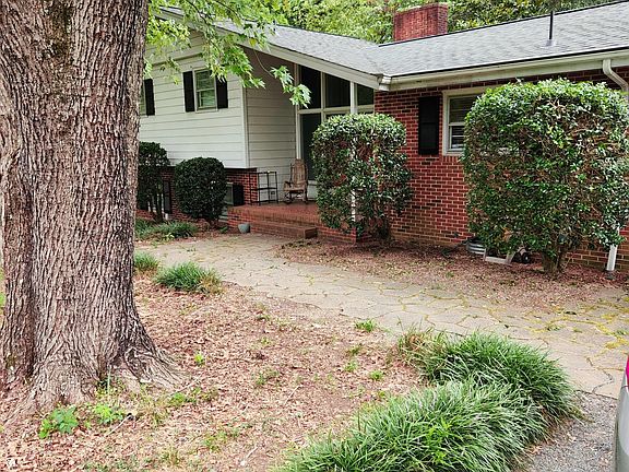 2nd image of 202 White Oak Dr Unit 1