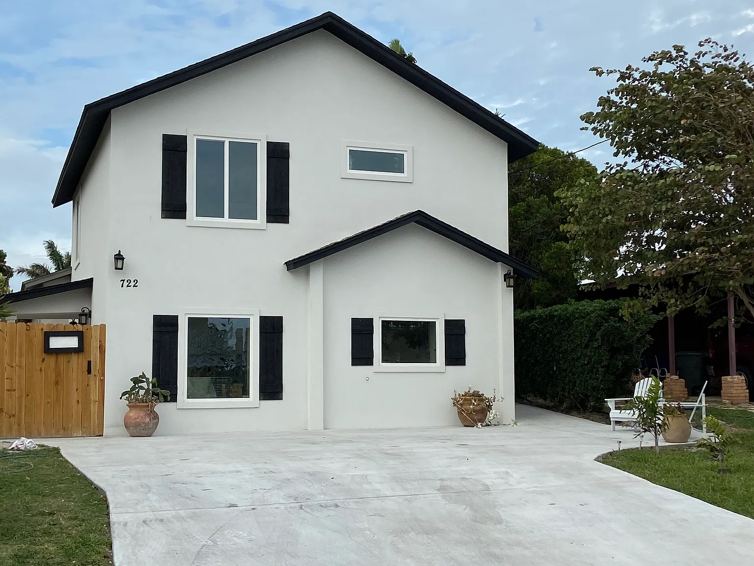 722 N Yturria St — Photo 1