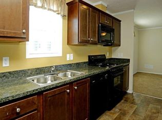 17134 Ivanhoe Dr, Macomb, MI 48044