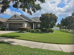 2820 Winglewood Cir, Lutz, FL 33558
