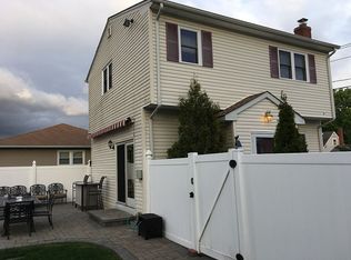 59 Jefferson Ave, Deer Park, NY 11729