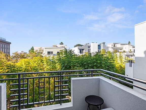 5th image of 1176 Wellesley Ave #Penthouse 4