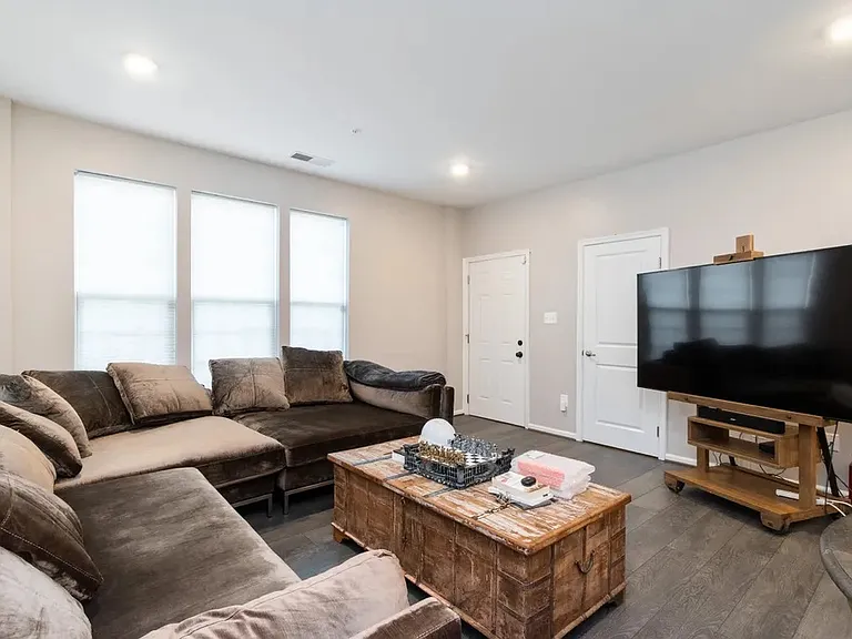 8020 Orchard Grove Rd — Photo 9