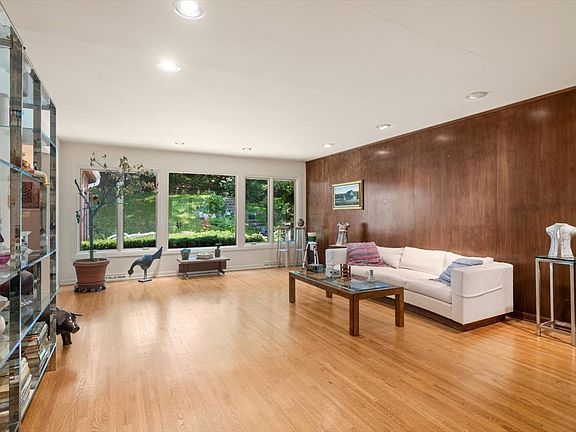 5th image of 822 Timber Hill Rd