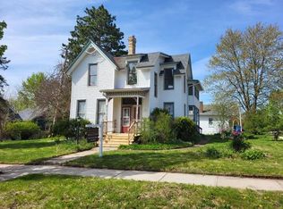 733 5th St, Baraboo, WI 53913