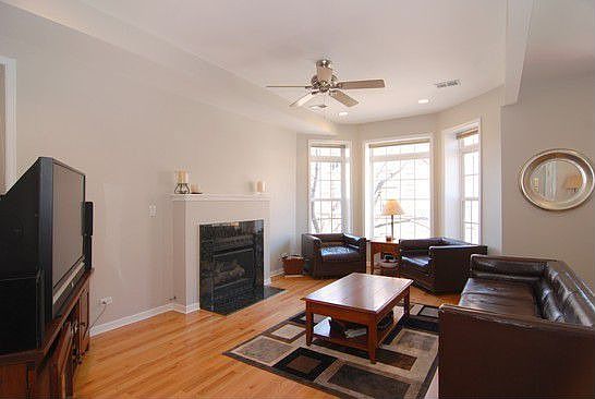 1st image of 825 W Cuyler Ave