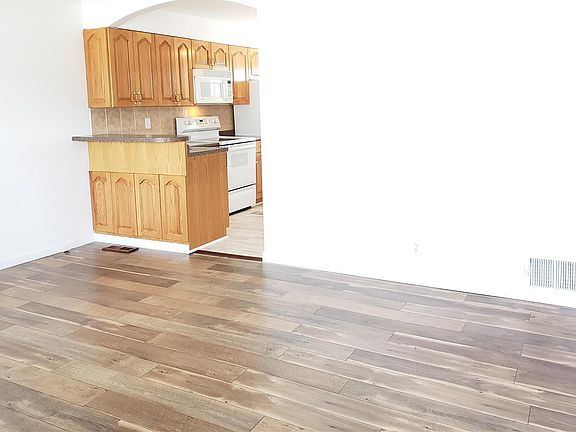 4th image of 5244 Fyler Ave