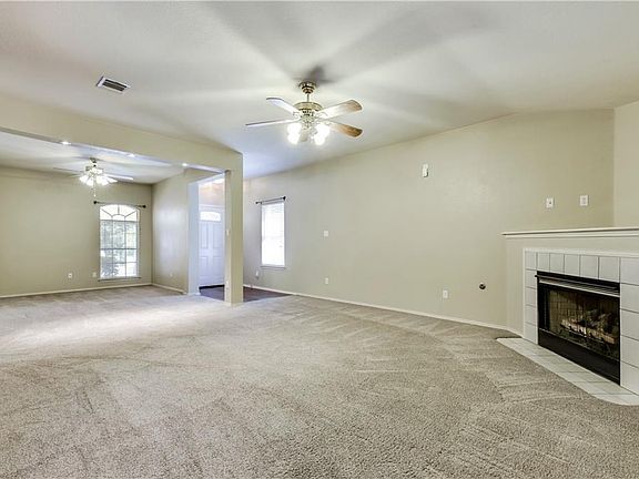 5th image of 2610 Bradley Ln