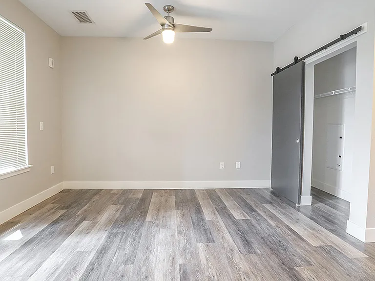 Jux Apartments — Photo 25