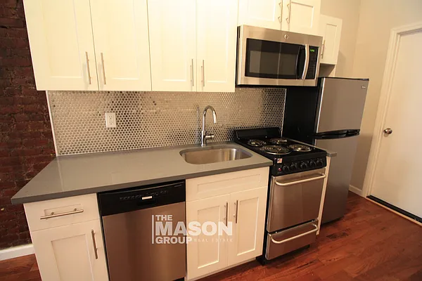 Rented by Mason Group LLC | media 28