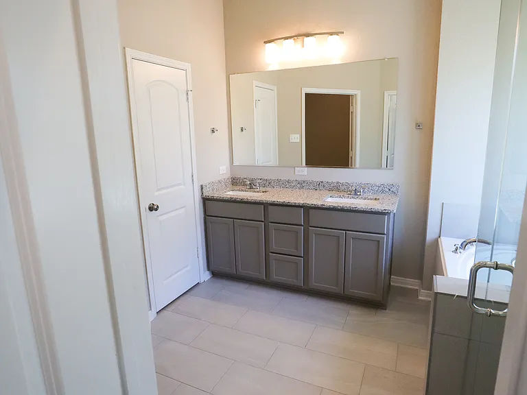 11512 Orbital St — Photo 7