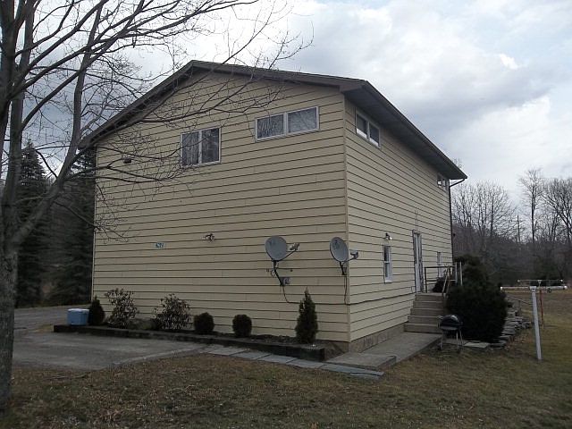 2nd image of 762 N Center St