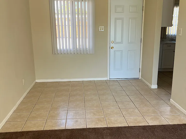 505 Palm Dr — Photo 5