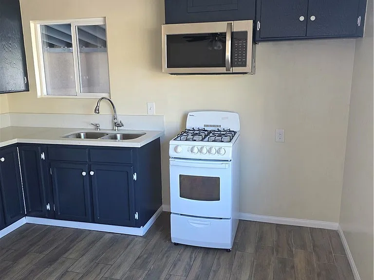 220 N Saratoga St E — Photo 5