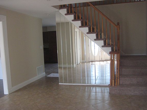 2nd image of 10 Daniel Dr