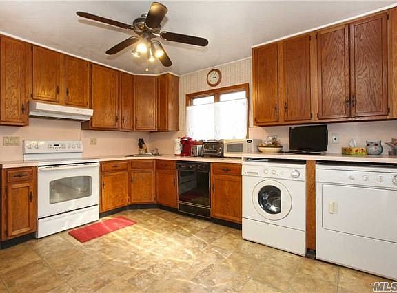 3rd image of 17 Squirrel Ln