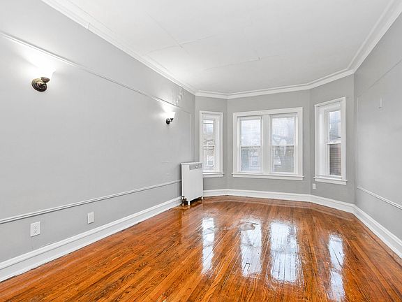 3rd image of 8139-8145 S Maryland Ave #8145-1S