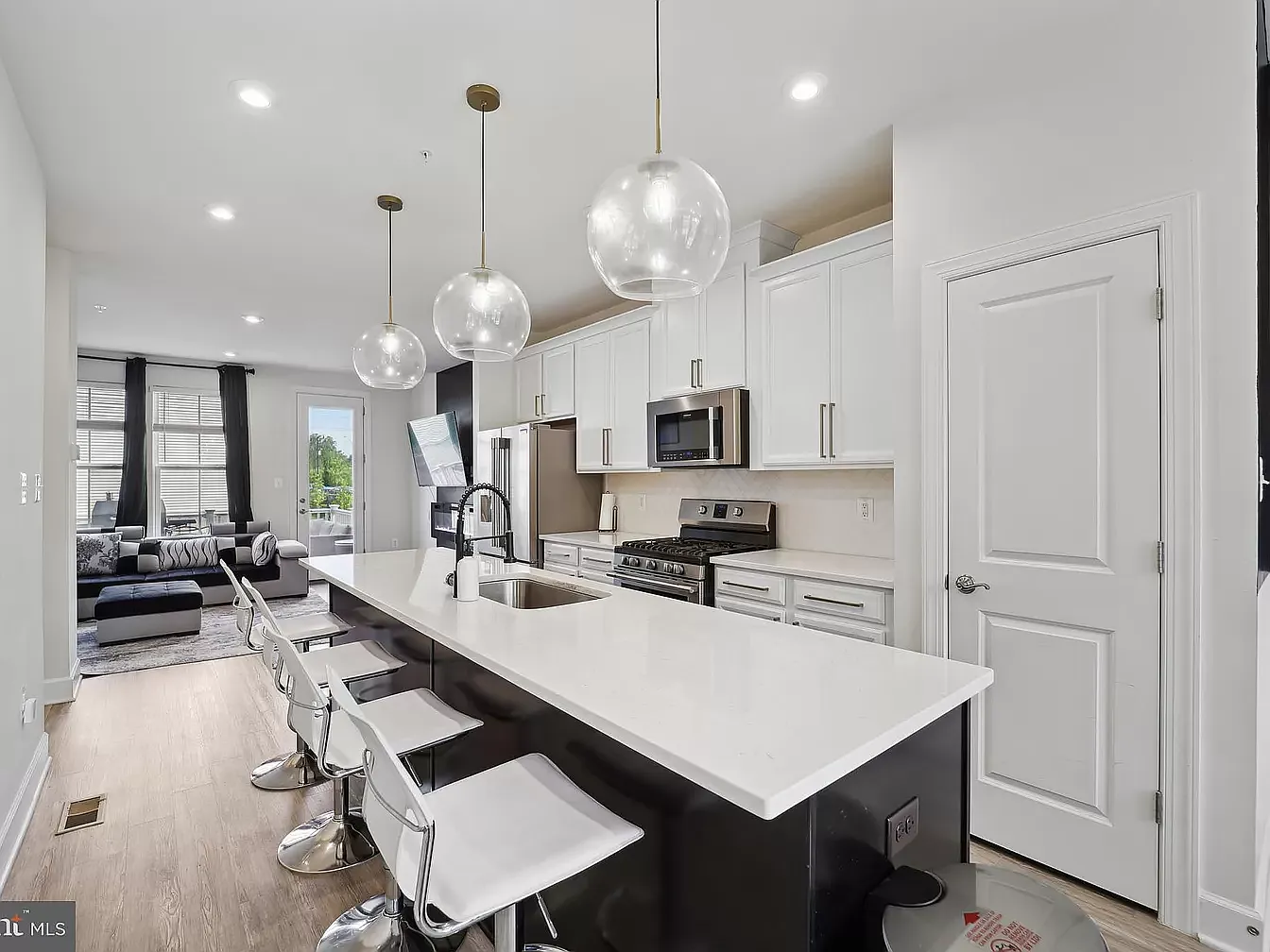 1 bed, 450 sqft, $1,100 — Photo 4