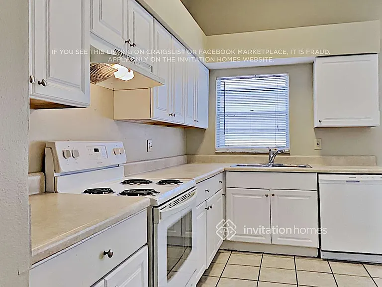 1714 Brandon Trace Ave — Photo 8