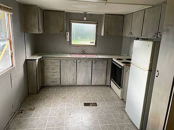 4th image of 1300 Hand Ave
