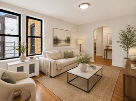 213 Bennett Ave, New York, NY