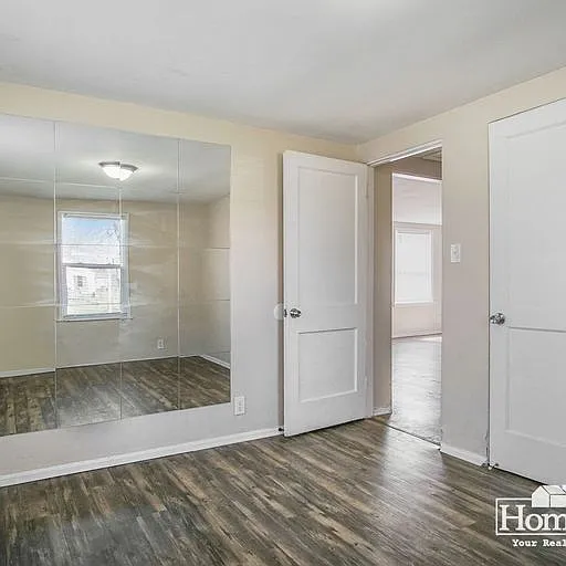 937 Roosevelt St — Photo 11