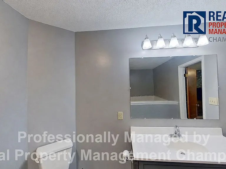 27 East Dr — Photo 16