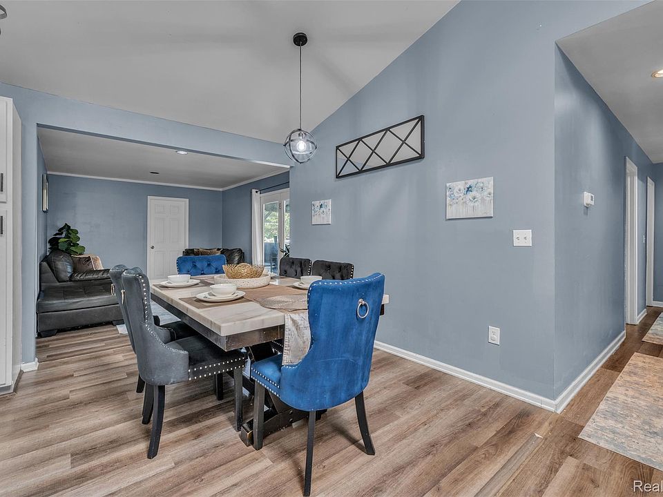 27116 Warner Ave, photo 6