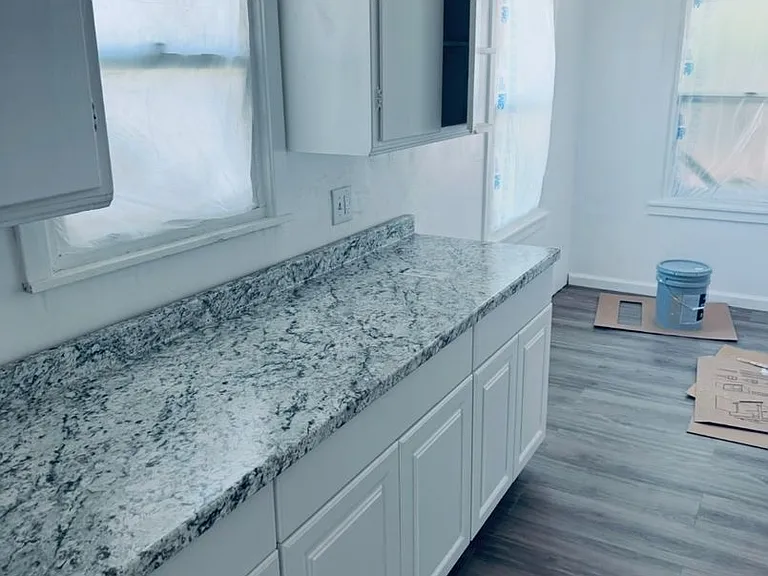 112 W Howard Ave — Photo 1