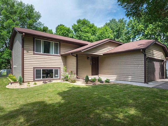 2nd image of 3217 Libby Ln