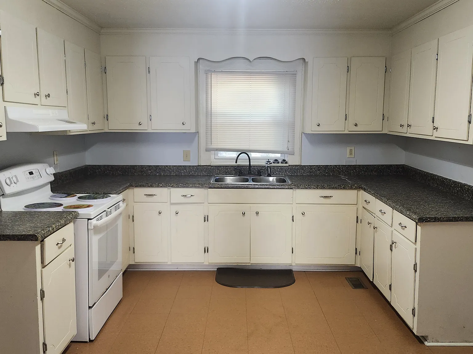 2 bed, 896 sqft, $1,000 — Photo 2