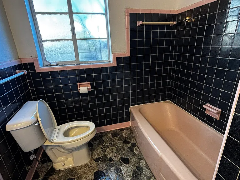 1505 Carlisle Ct — Photo 7