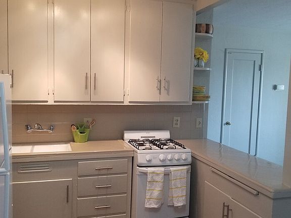 2nd image of 2904 Marconi Ave APT 14