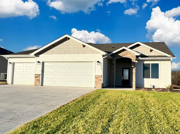 2324 NW 49th Ter, Topeka, KS 66618