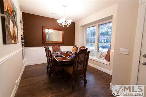 3rd image of 7402 Danbridge Ln