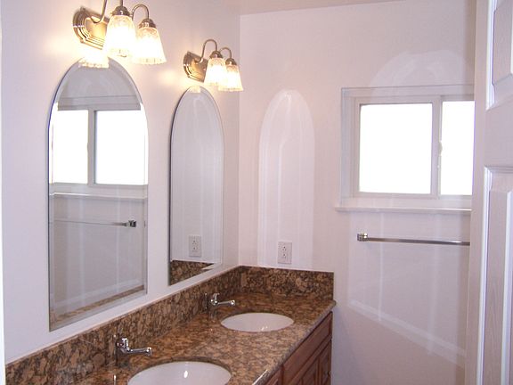 Dual sinks